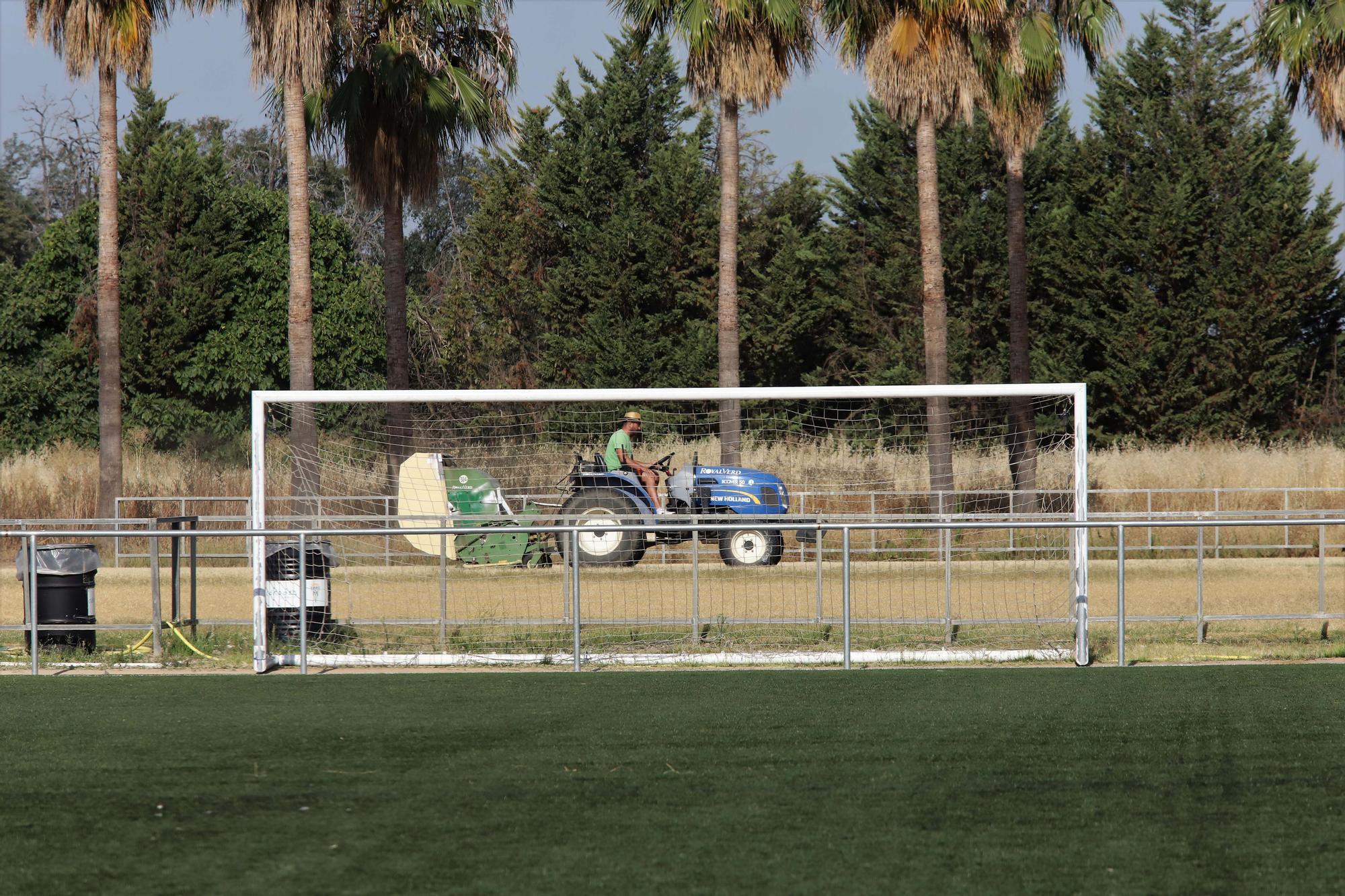 El Córdoba CF se pone a prueba sobre el césped artificial