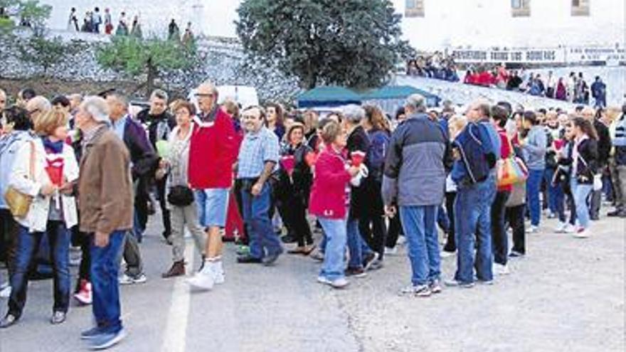 Segorbe loa a su patrona con una masiva romería a la Cueva Santa