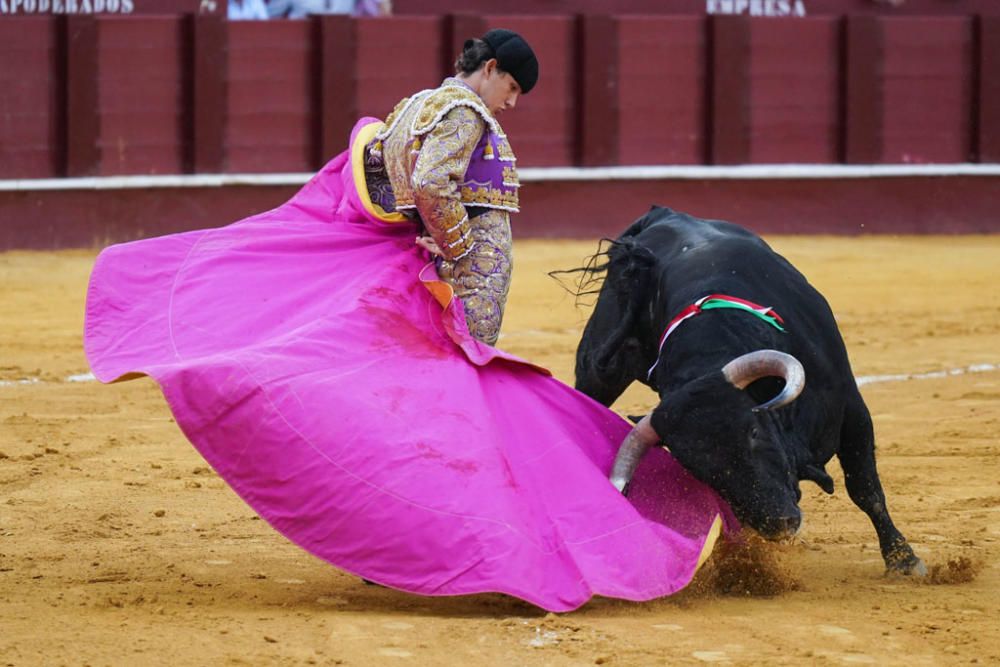 En la última cita taurina de esta feria en la plaza de toros de La Malagueta, se lidiaron toros de Gabriel Rojas. El cartel lo formaron Santana Claros, Juan Carlos Benítez y Miguel Aguilar.