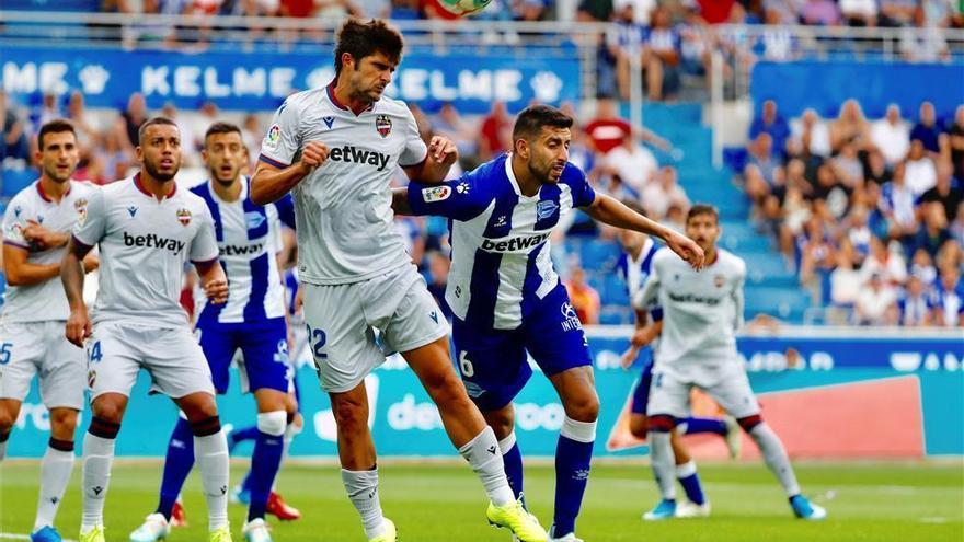 El Alavés se lleva un igualado duelo ante el Levante