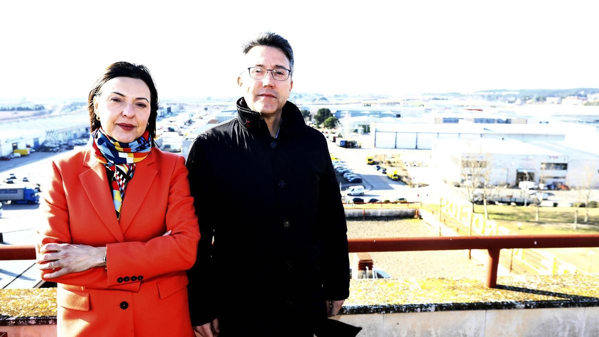 Mercedes Royo y Fernando Viñas, la directora y el gerente de la Ciudad del Transporte de Zaragoza.