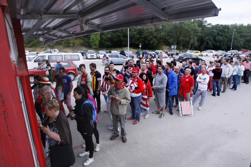 Cues a Montilivi per aconseguir les últimes entrades del Girona-Osasuna