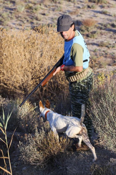 Diez mil cazadores inician la temporada de caza del conejo