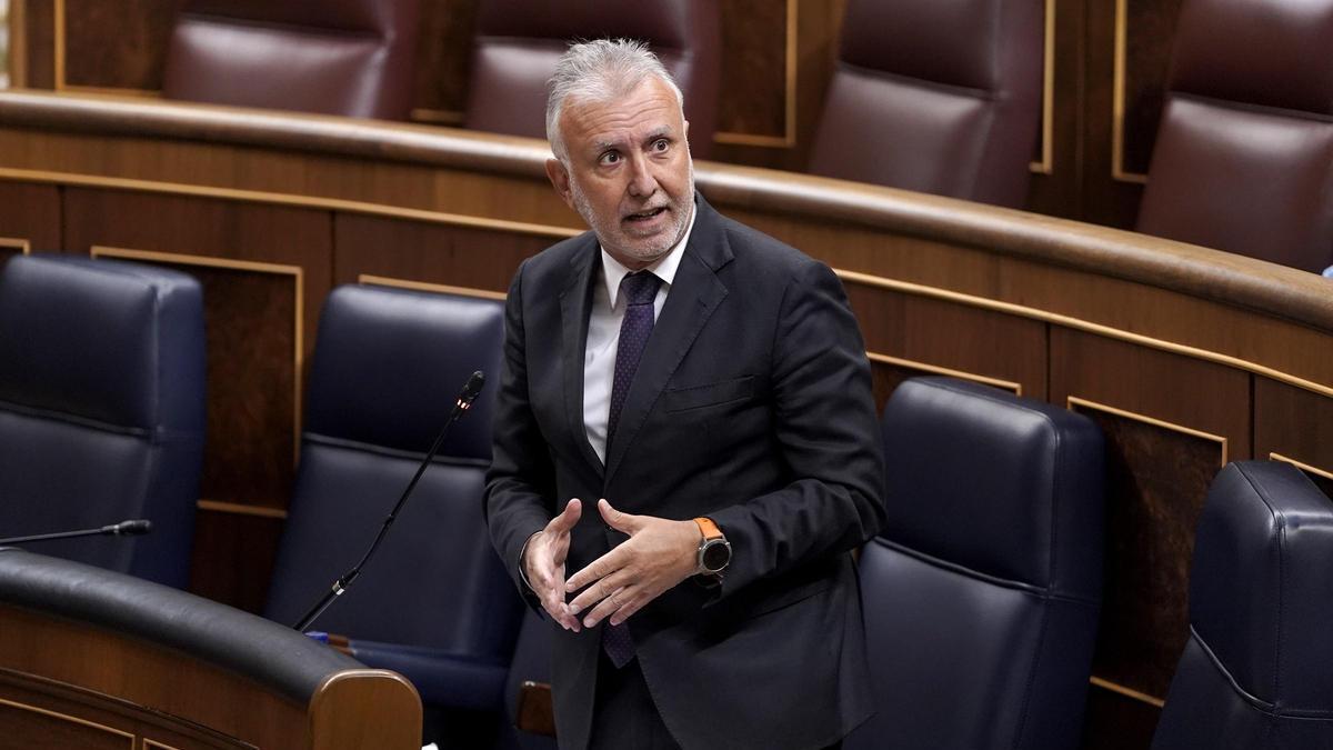 Ángel Víctor Torres, durante la sesión de control al Gobierno.