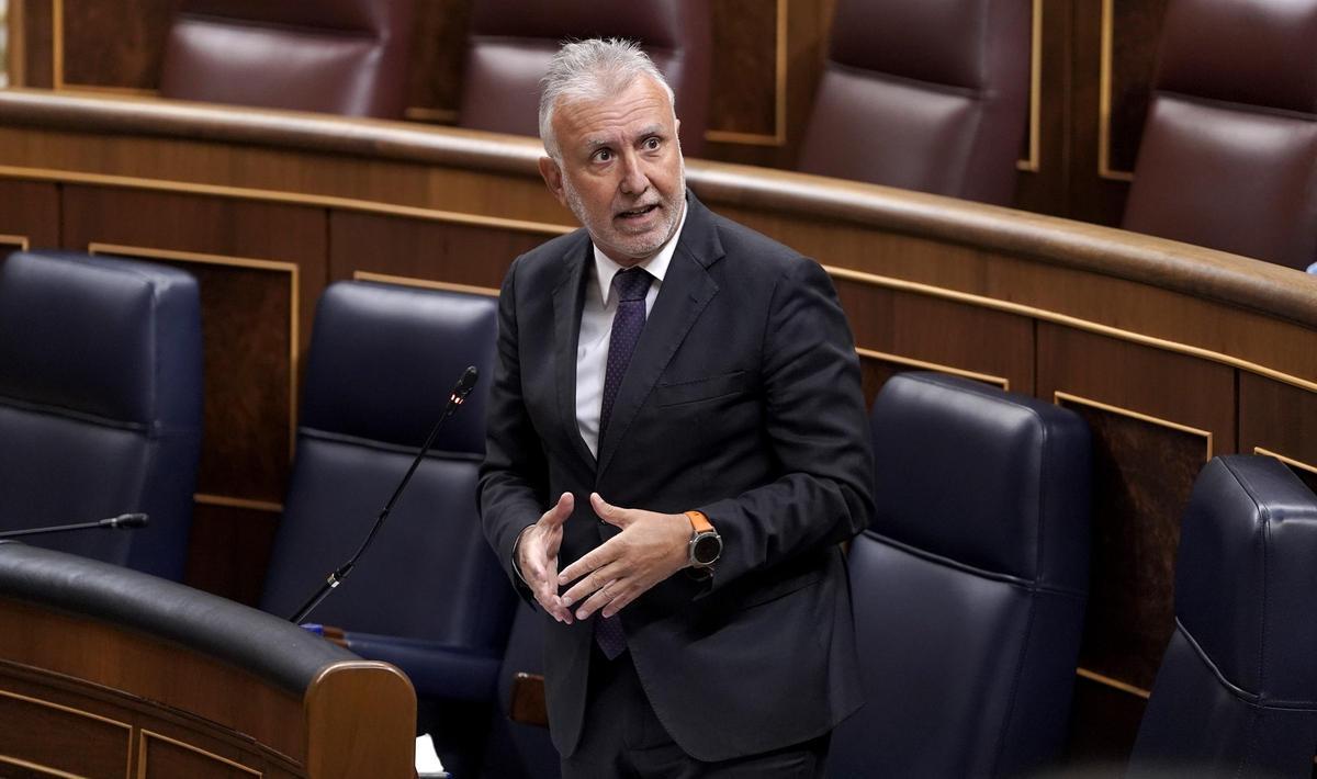 Ángel Víctor Torres, durante la sesión de control al Gobierno.