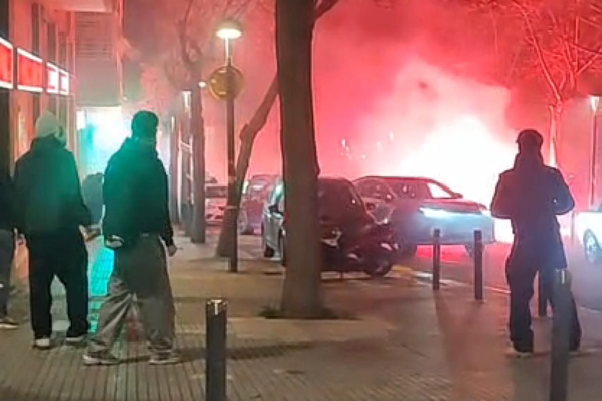 Lamentable agresión antes del Nástic-Betis Deportivo: patadas, 'palazos' y sillas volando