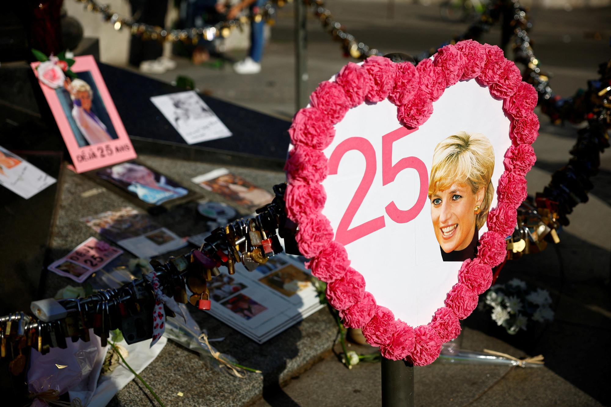 Royal fans mark the 25th death anniversary of Princess Diana in Paris