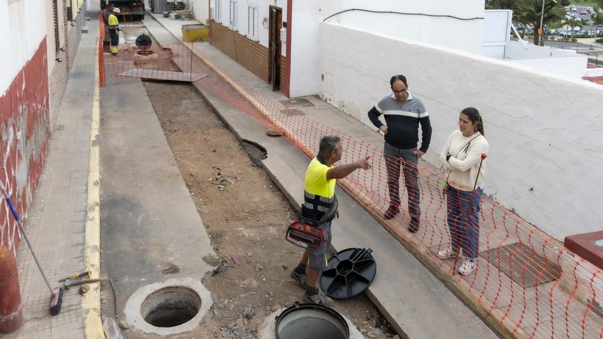 Imagen de las obras en la calle El Puntón, en Mogán.