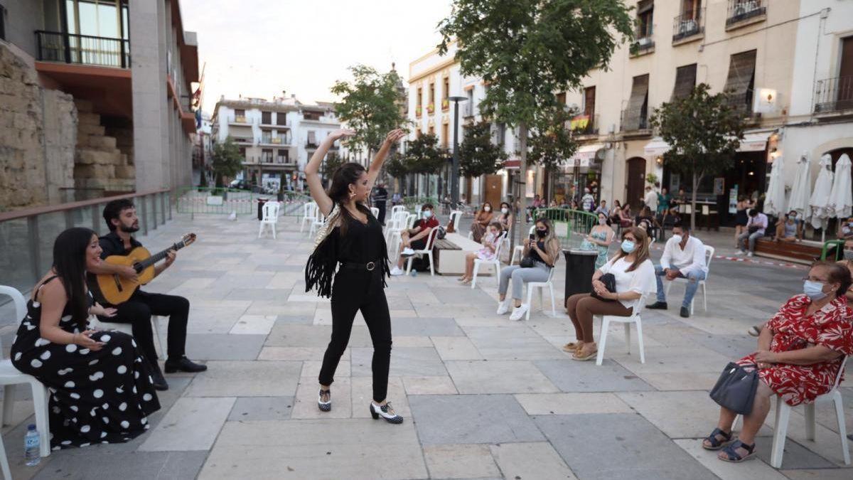 Nerea Fernández, en una actuación en Capitulares.