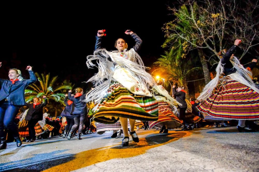 Elda arropa a San Antón pese al frío