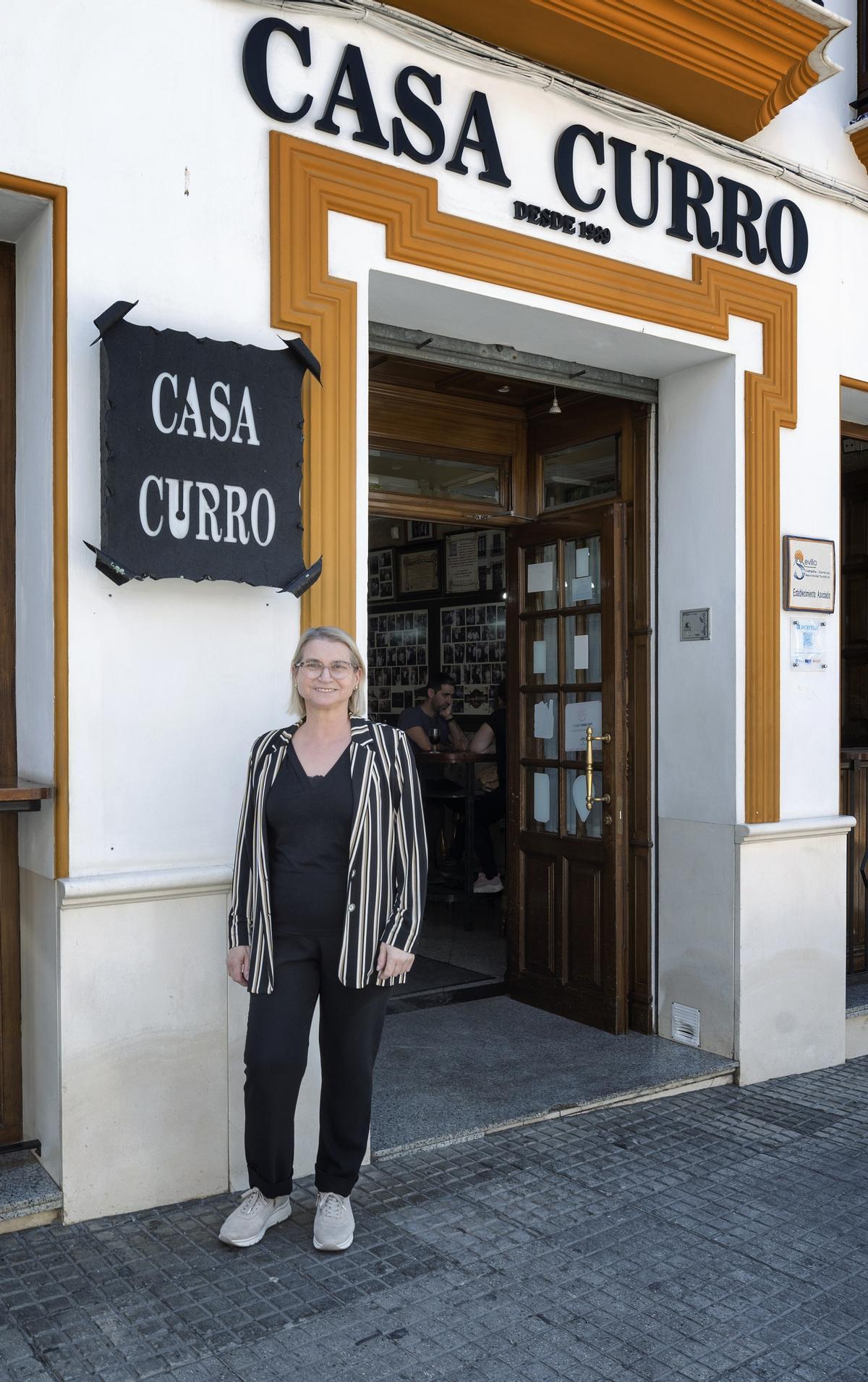 Teresa Giménez, propietaria del restaurante Casa Curro en Osuna.