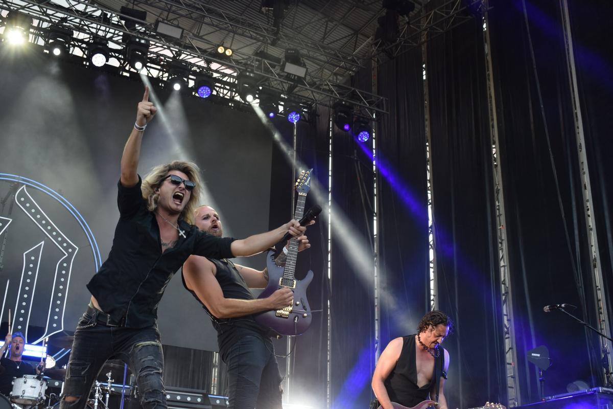 El Leyendas del Rock de Villena se llena de vikingos y rockeros