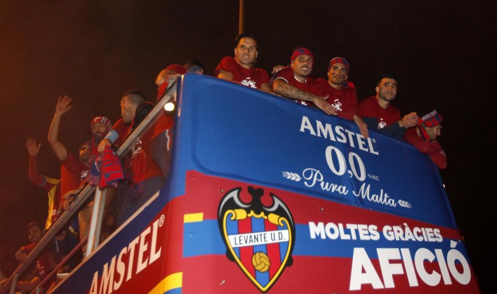 Así celebra el ascenso la afición del Levante UD