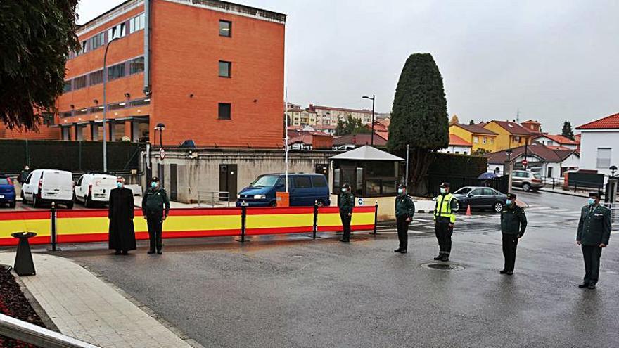 El acto de homenaje a los caídos en el Rubín (Oviedo).