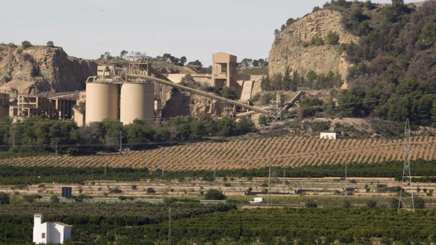 La plantilla de Lafarge celebra el apoyo de Medio Ambiente a la cantera