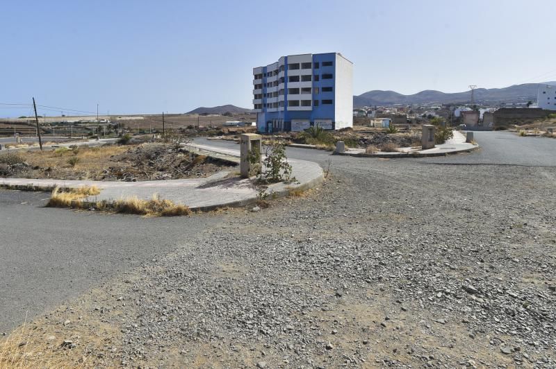 Zona de Arauz a medio urbanizar y abandonada