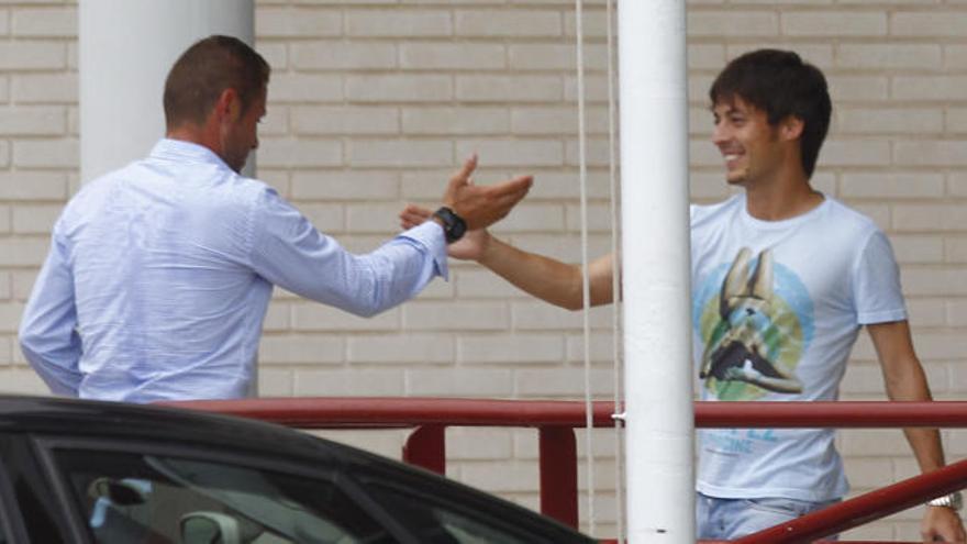 David Silva, en Paterna, saludando a Curro Torres