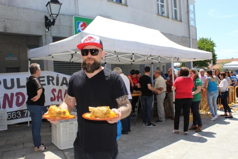 La XVIII edición de la fiesta gastronómica coincide con la celebración del Concurso-Exposición de Espantallos na Ruta do Río Barbeira.