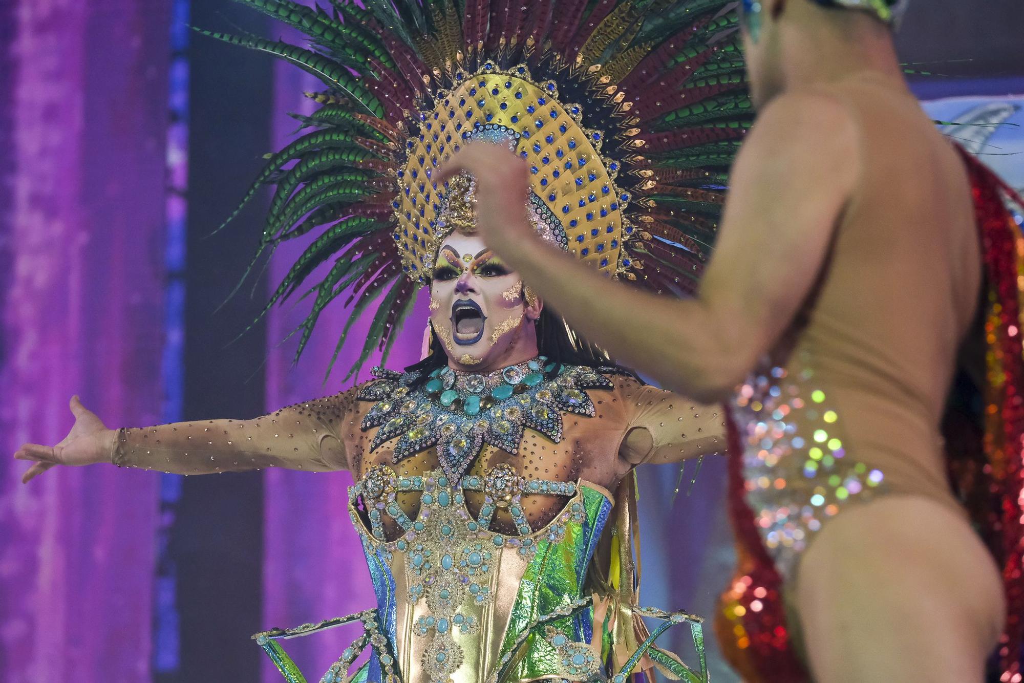 Actuación de Drag Jou Jones en la Gala Drag del Carnaval de Las Palmas 2022