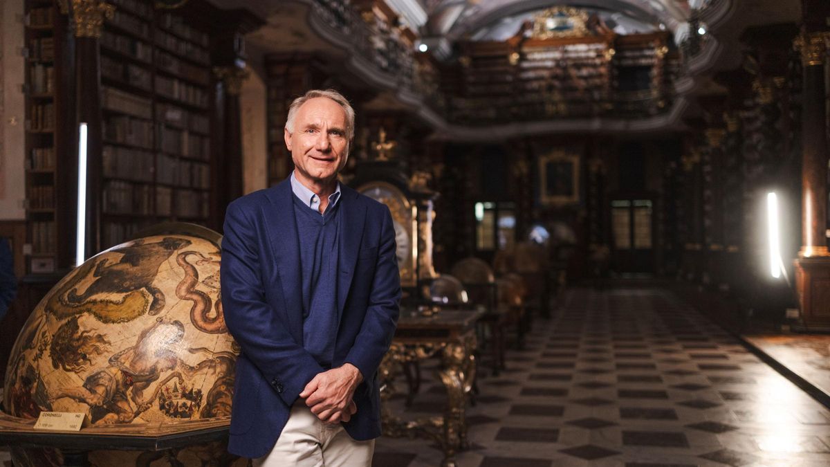 Dan Brown: "Estoy convencido de que la conciencia humana sobrevive a la muerte del cuerpo"