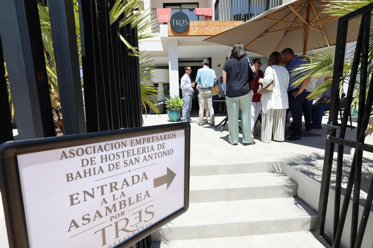 La asamblea de los hoteleros se ha celebrado en el Stic Urban de Sant Antoni.