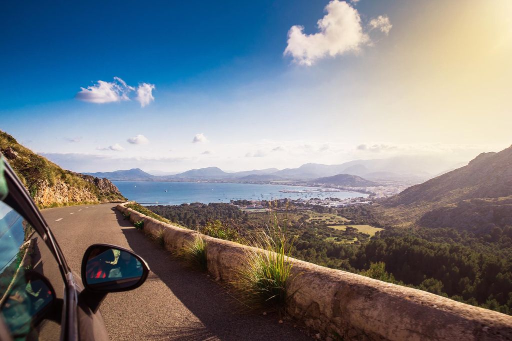 Si eres un viajero aventurero, disfrutarás la libertad que te ofrece un road trip.