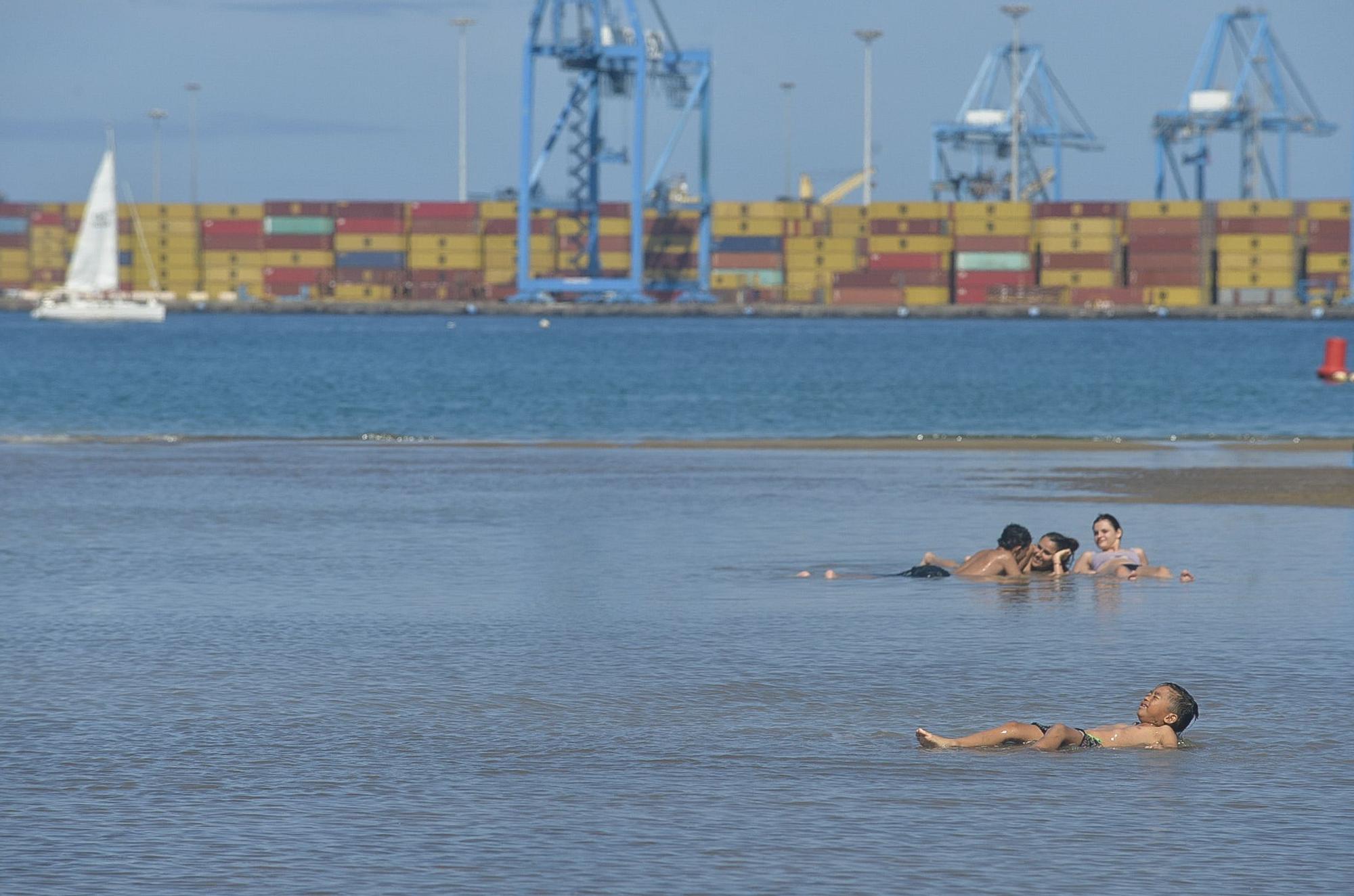 Charca en la Playa de las Alcaravaneras