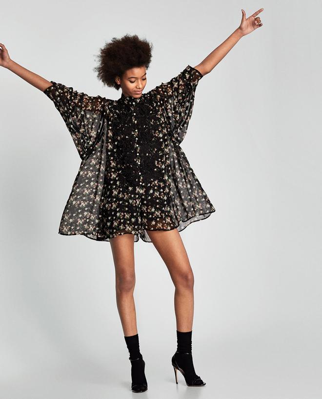 Nueva colección de Zara: mono estampado con encaje