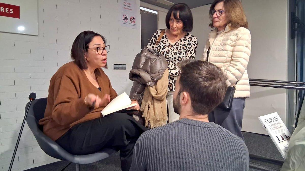 Hannan Serroukh ha presentat aquest dimecres passat 'Coraje. El precio de la libertad' a Figueres