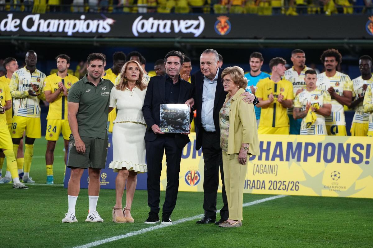 El Villarreal ha celebrado la 3ª posición, la clasificación para la Champions y ha homenajeado a Marcelino en la última jornada de LaLiga.