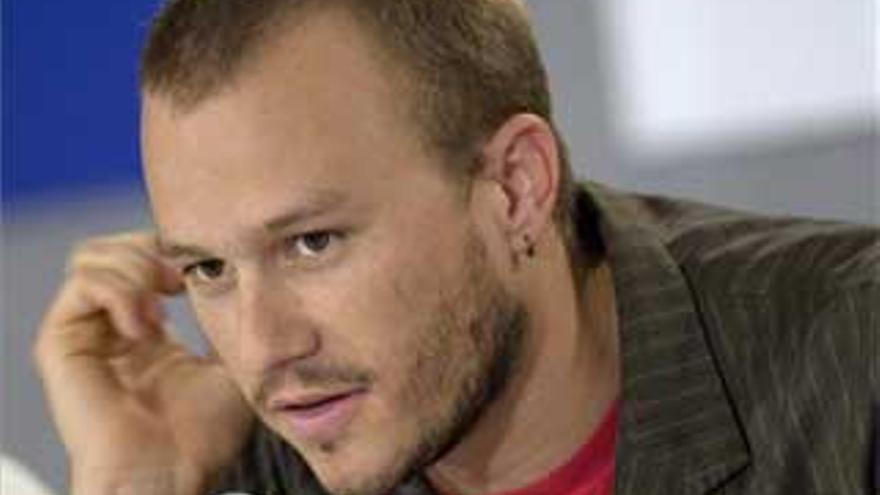 Jude Law, Johnny Depp y Colin Farrell sustituirán a Heath Ledger
