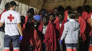 Llegada de 80 migrantes rescatados a bordo de un cayuco en el norte de Gran Canaria.
