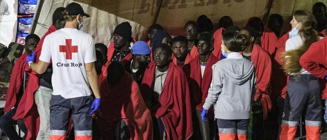 Llegada de 80 migrantes rescatados a bordo de un cayuco en el norte de Gran Canaria.