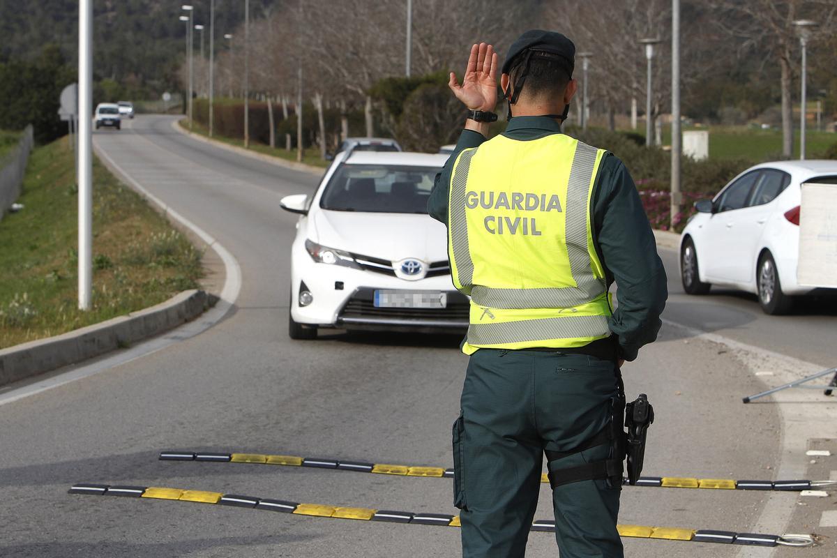 Tráfico desarrolla hasta el domingo una campaña de control del uso del cinturón de seguridad y las sillitas infantiles