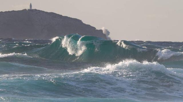 Esta ola fue fotografiada durante el temporal del 8 de diciembre de 2024.