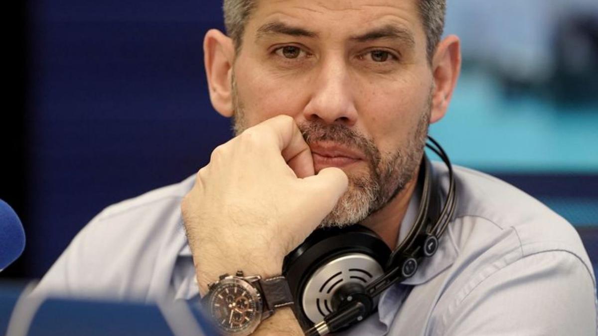 Heri Frade, con los cascos al cuello. | José Luis Roca