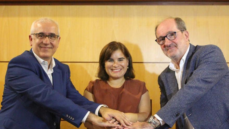 La alcaldesa de Candelaria y los directores de RTVE (izq.) y Televisión Canaria.