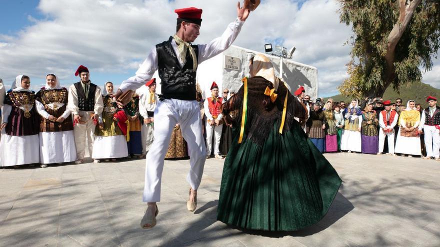 Exhibición de baile payés en las fiestas del año pasado. | VICENT MARÍ