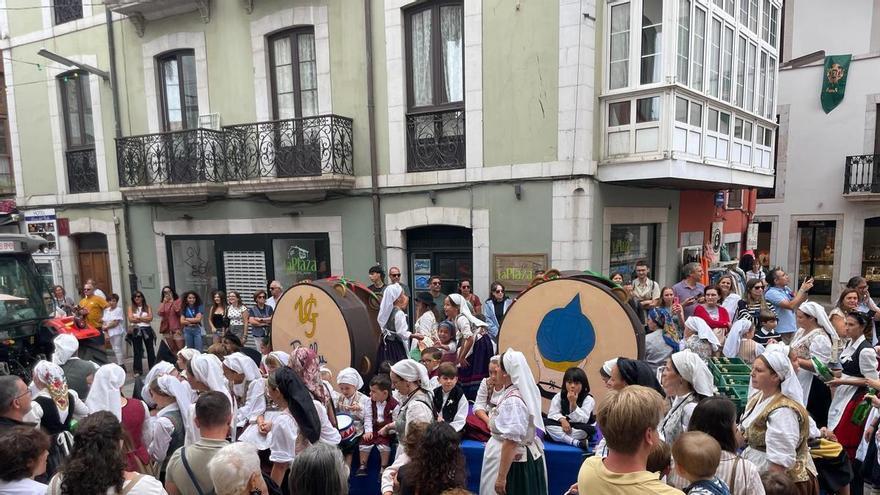 Fiestas de la Guía en Llanes: Día del bollu