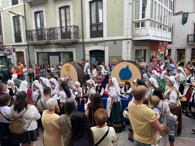 Fiestas de la Guía en Llanes: Día del bollu