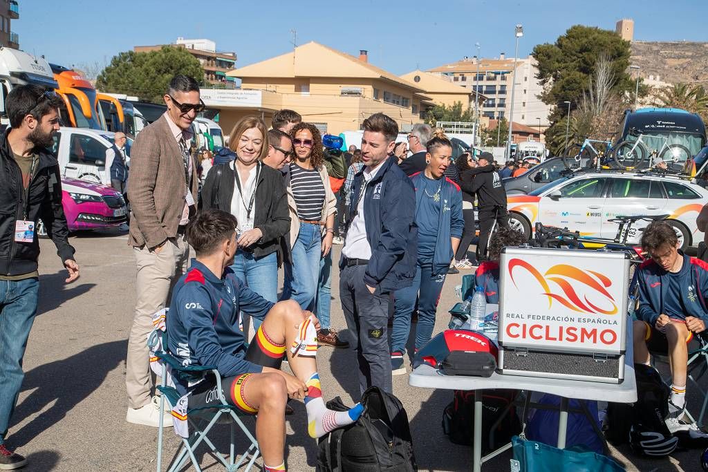 Vuelta Ciclista a Murcia: imágenes de la salida en Jumilla