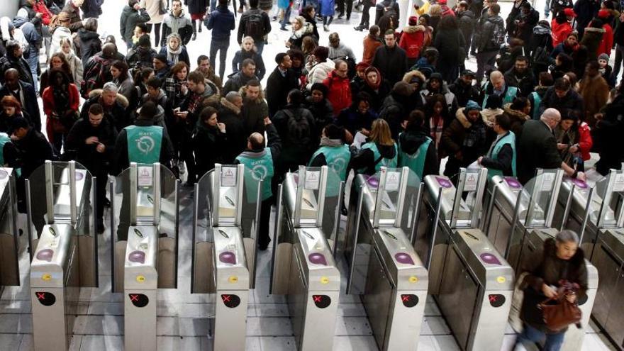 Los medios de transporte están colapsados.