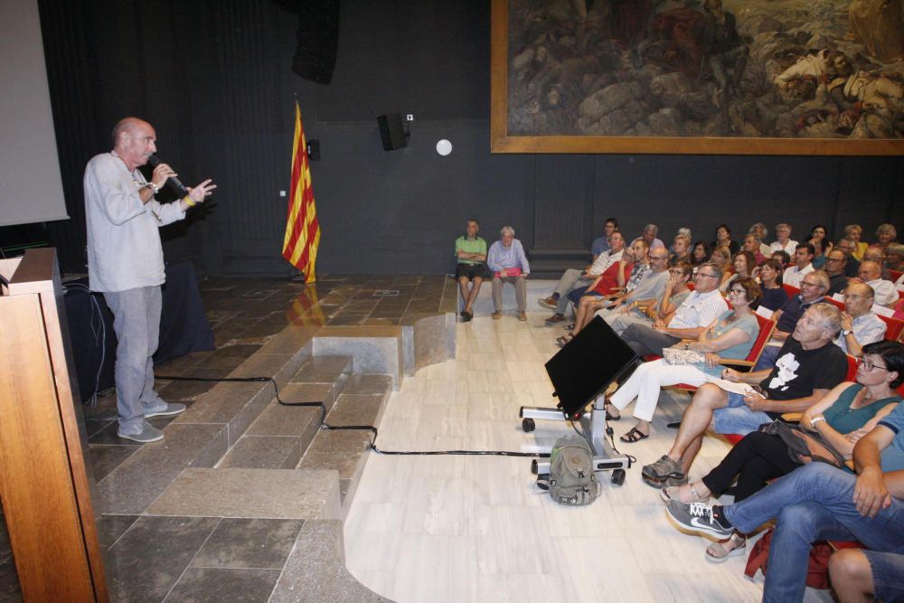 Llach presenta el Debat Constituent a Girona