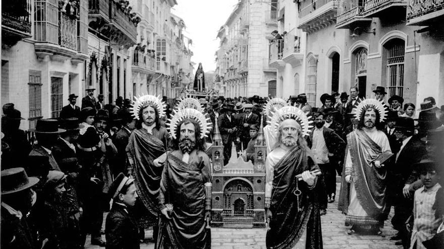 Fotografías centenarias de la Semana Santa de Puente Genil