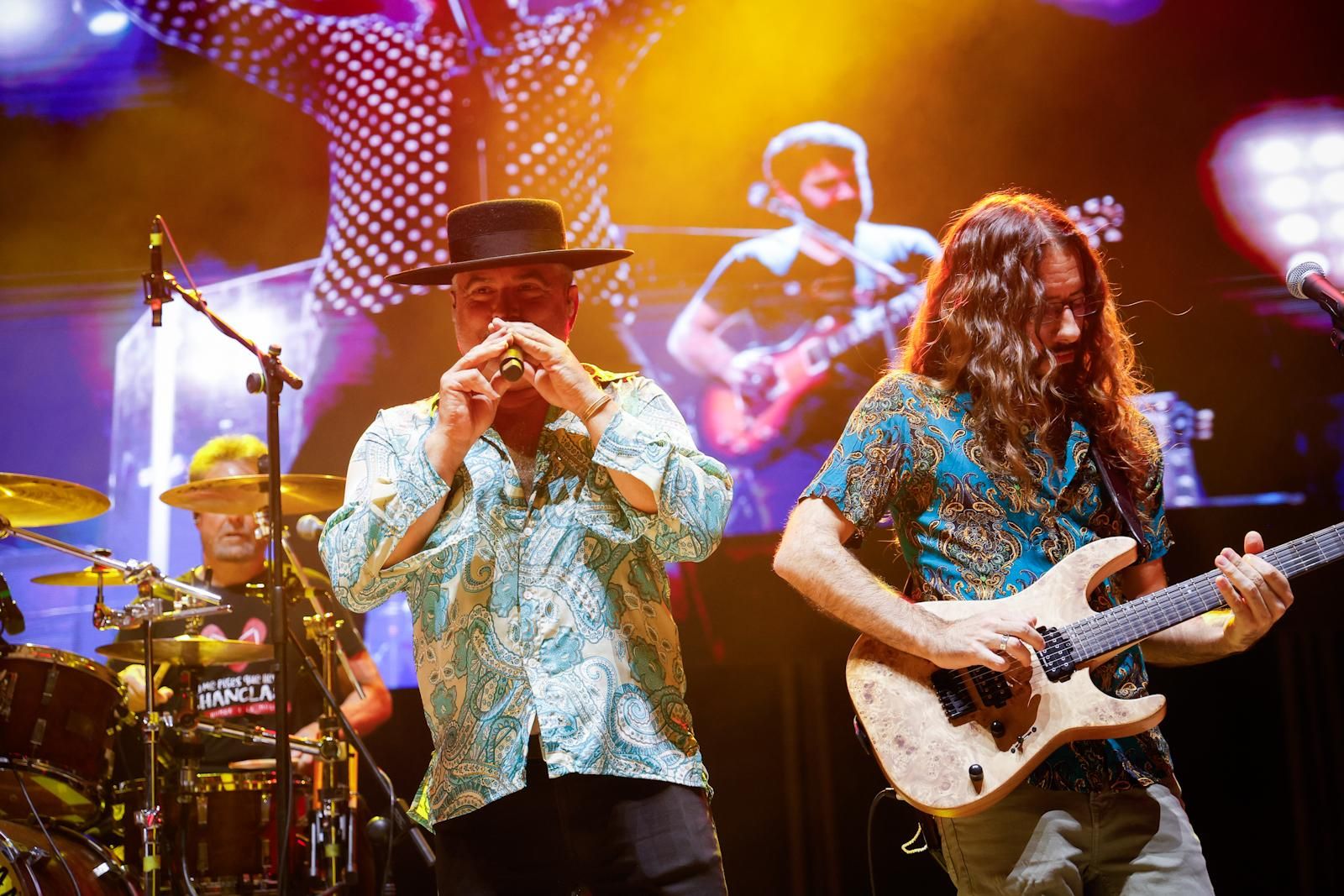 Los No me pises llenan de ritmo y humor el Festival de la Guitarra