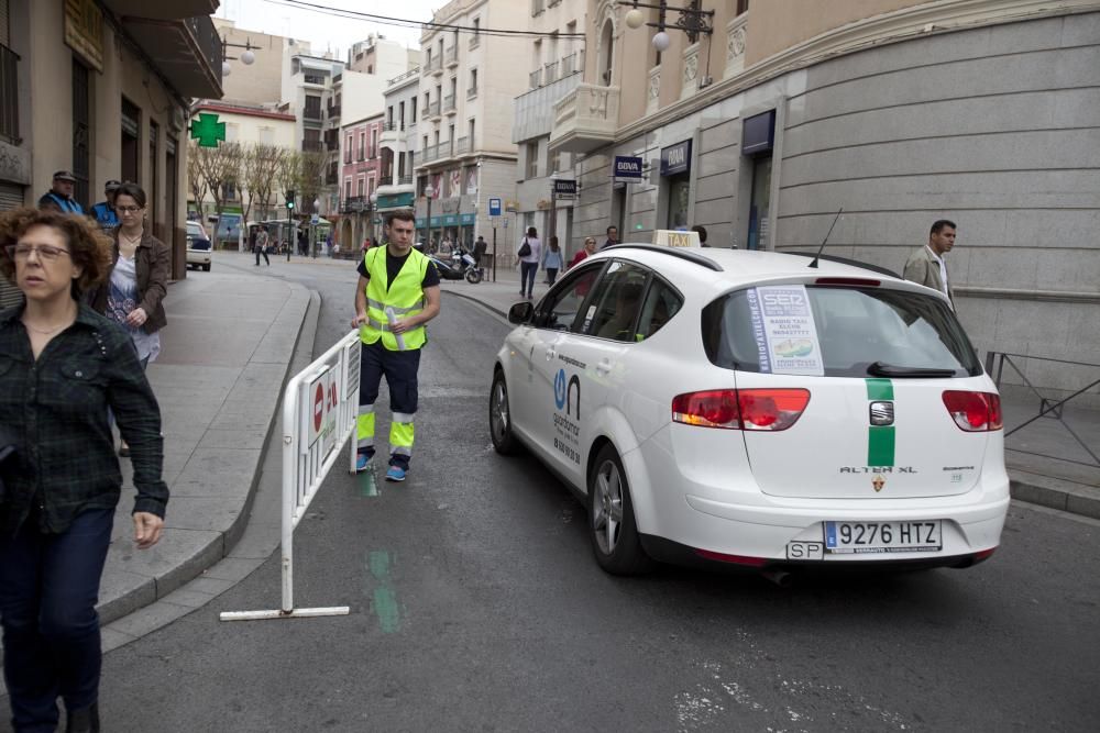 Personal del Ayuntamiento colabora en el cierre de la vía