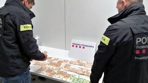 Afers Interns deté dos investigadors dels Mossos per quedar-se amb diners d’una operació