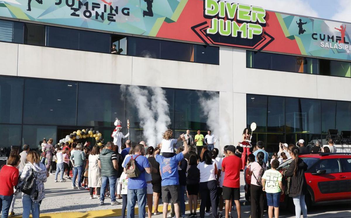 Reabre Diver Jump con una amplia bolera y las últimas tecnologías en