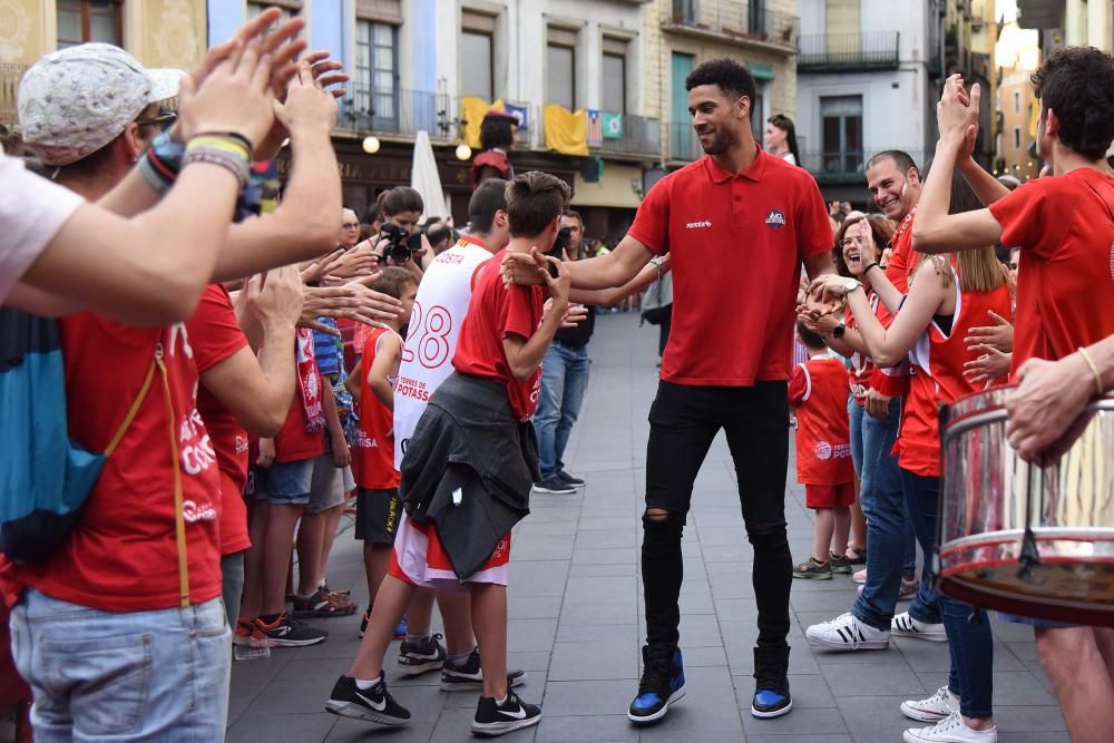 Celebració de l'ICL Manresa a la plaça Major