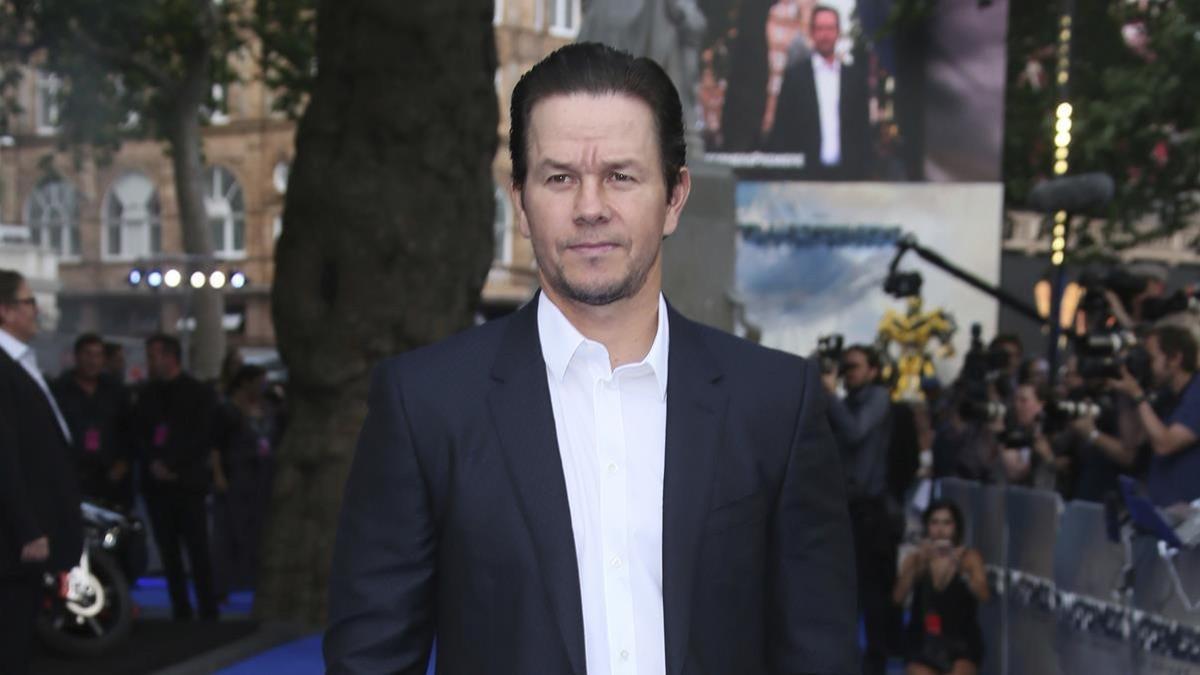 lmmarco39776246 actor mark wahlberg at the premiere of the film  transformer170823133931